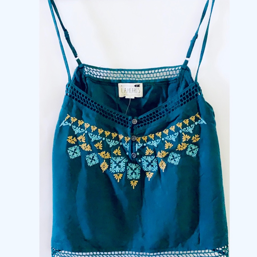 La Hearts turquoise crop top